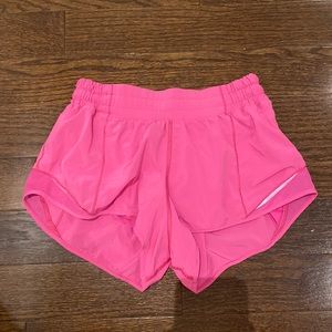 pink lululemon hottie hot shorts 2.5 inch